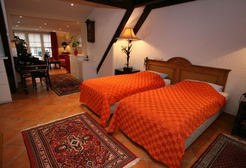 ジュニアスイート, Restaurant Hackteufel