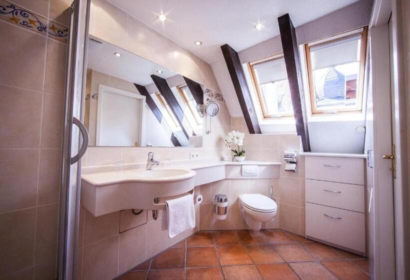 ジュニアスイート, Restaurant Hackteufel