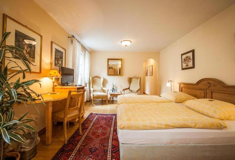 デラックスルーム, Restaurant Hackteufel