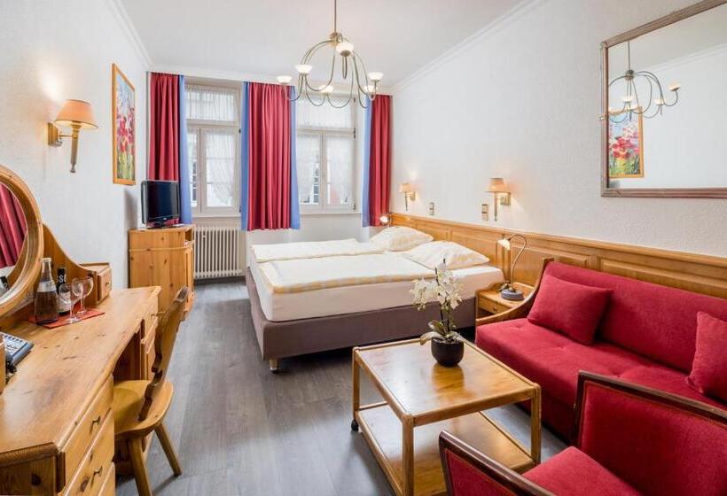 コンフォートルーム, Restaurant Hackteufel