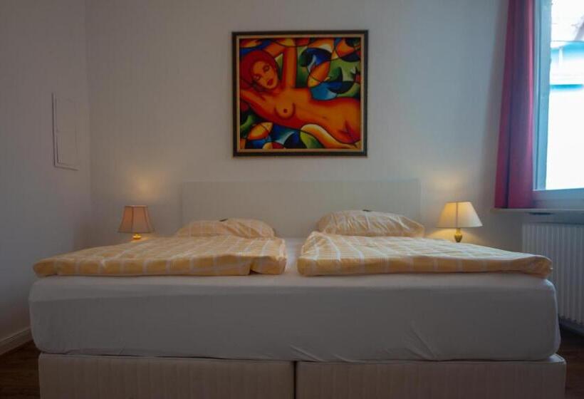 スイート（家族用）, Restaurant Hackteufel