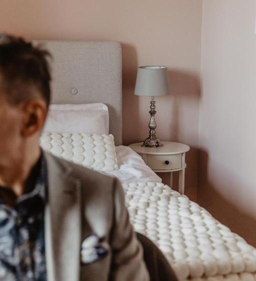 스탠다드 룸, Slottsvillan