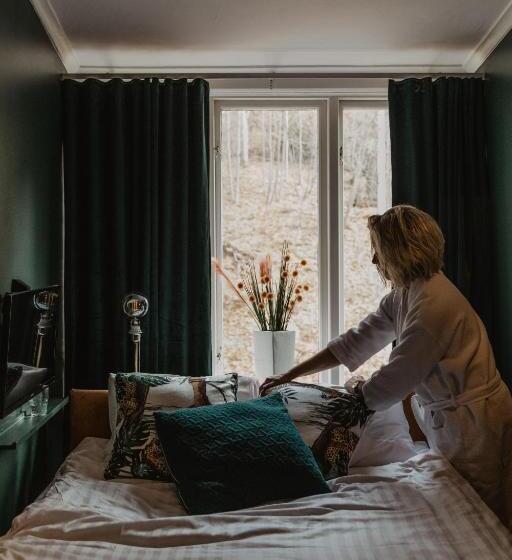 스탠다드 싱글 룸, Slottsvillan