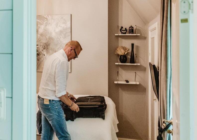 스탠다드 싱글 룸, Slottsvillan