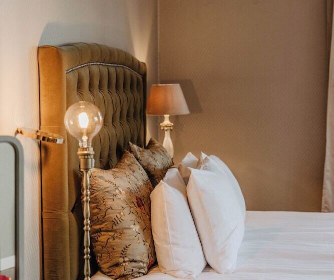 Люкс, Slottsvillan