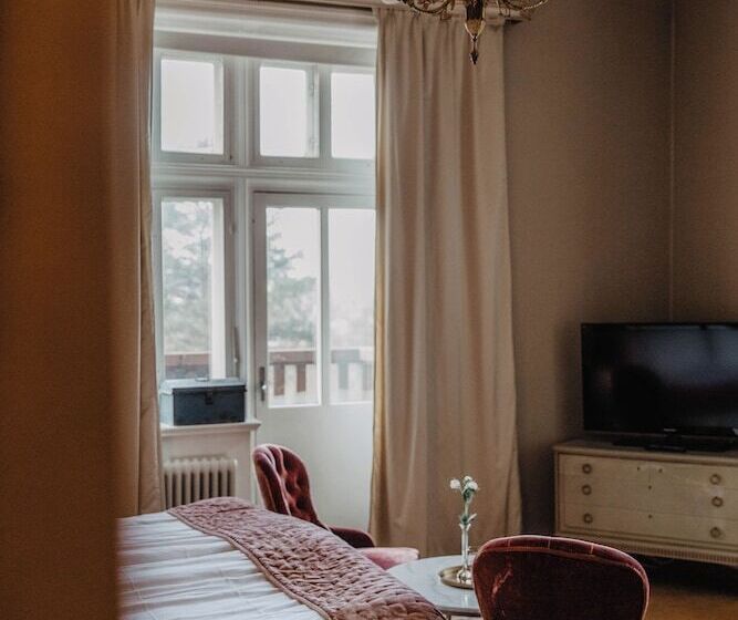 Люкс, Slottsvillan