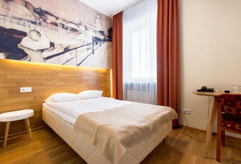 اتاق استاندارد سه نفره, Narva Hotell & Spaa