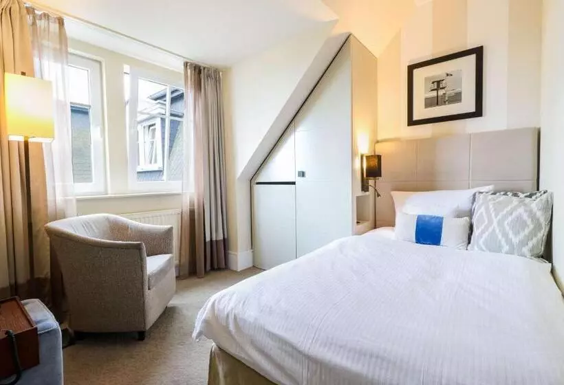 片側に海が見えるスタンダードシングルルーム, Strandhotel Ostseeblick