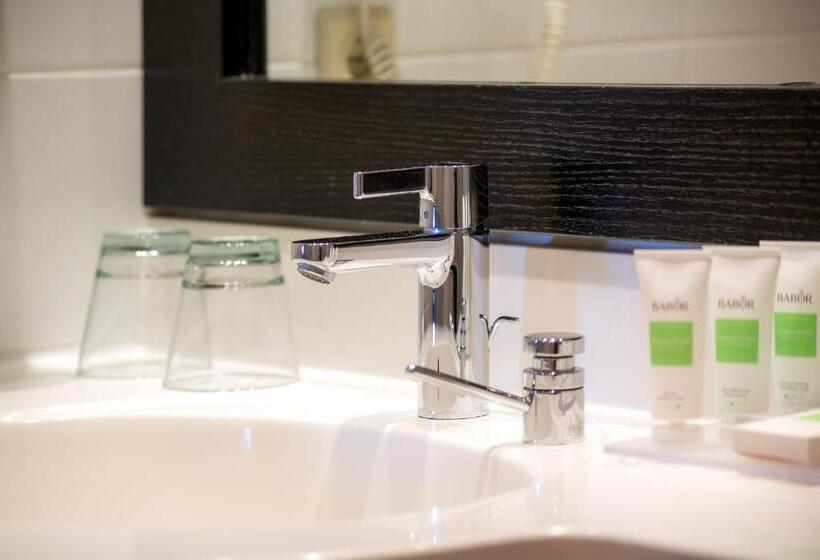 Полулюкс, Strandhotel Ostseeblick