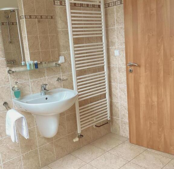 חדר סטנדרט לשלושה, Golf Hotel Karolina