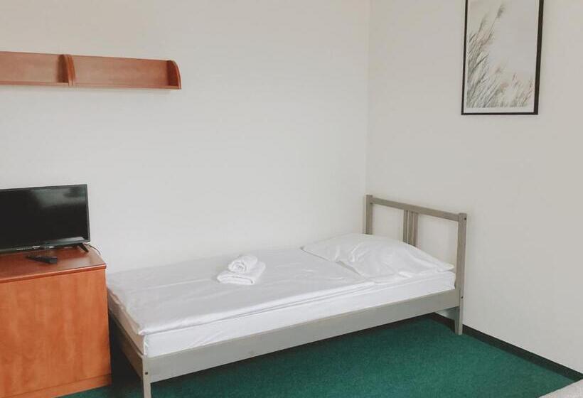 חדר סטנדרט לשלושה, Golf Hotel Karolina