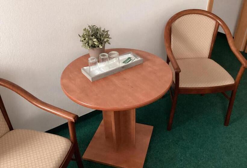 חדר סטנדרט לשלושה, Golf Hotel Karolina