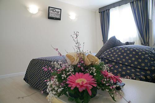 חדר סטנדרט, Ai Dogi