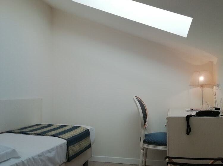 חדר סטנדרט, Ai Dogi