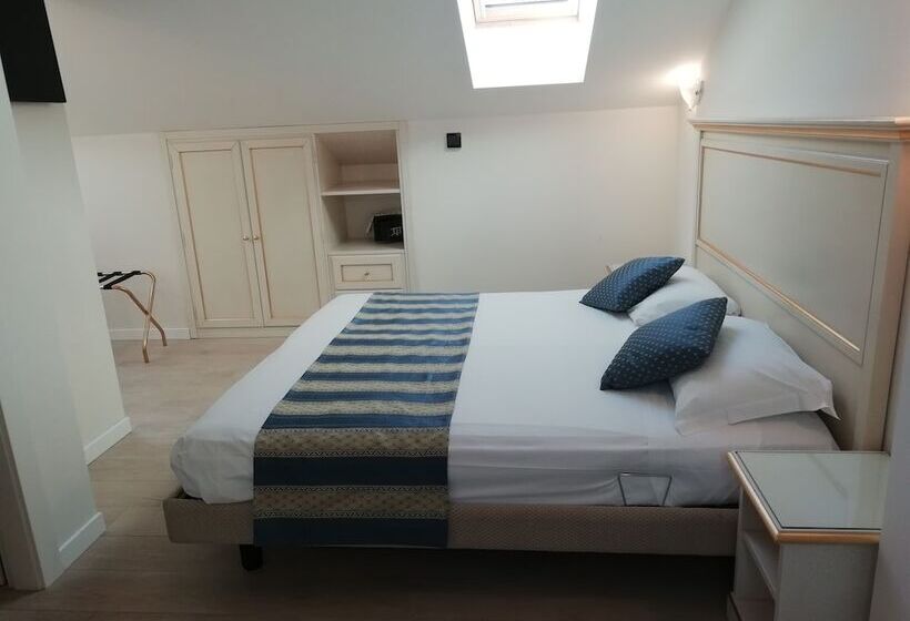 חדר סטנדרט, Ai Dogi