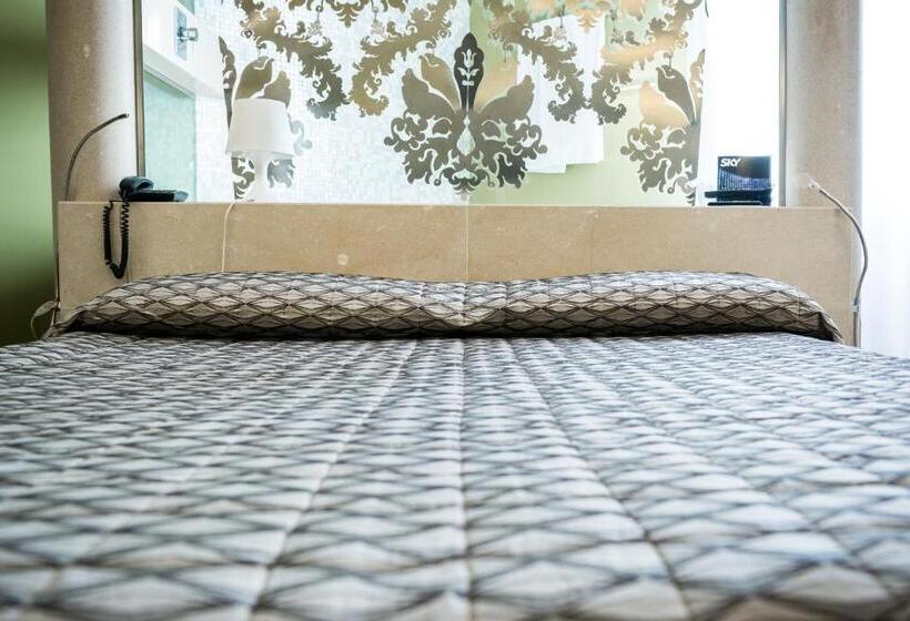 小型套房, Albergo Del Sedile