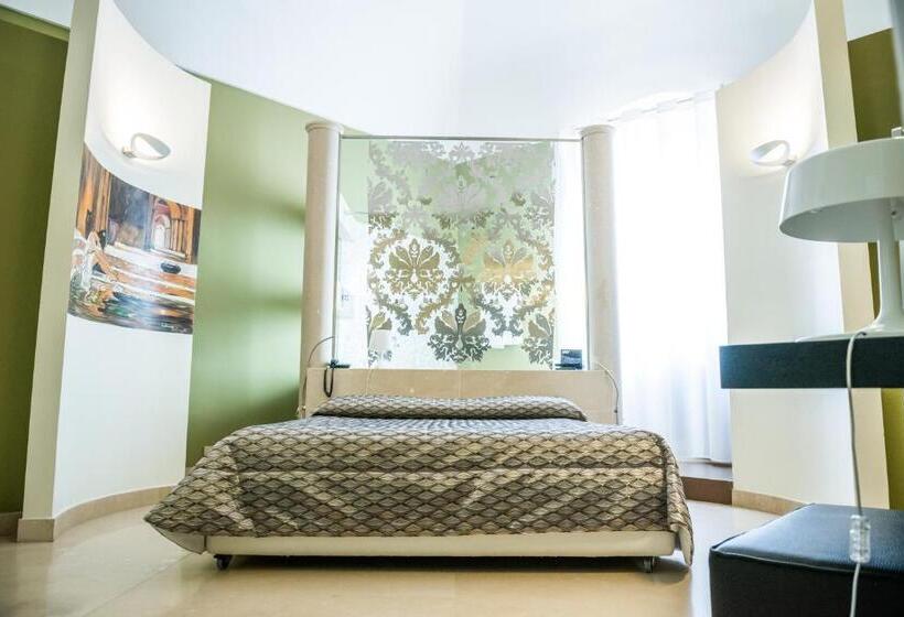 小型套房, Albergo Del Sedile