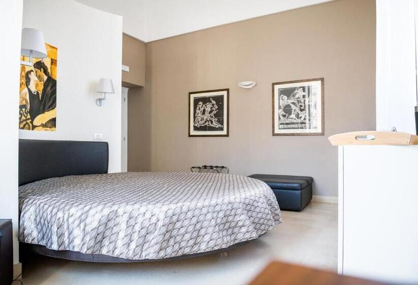 小型套房, Albergo Del Sedile