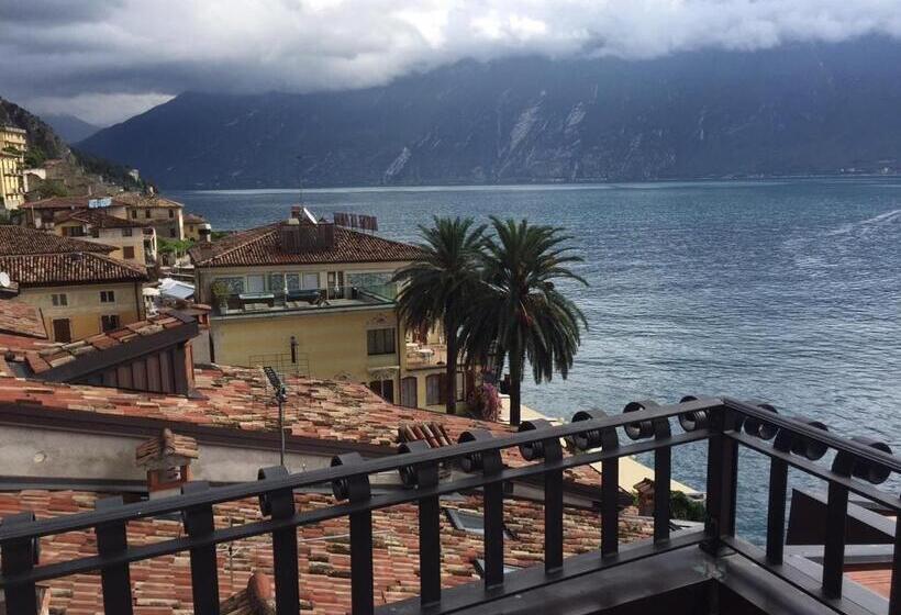 Superior room with lake view, Albergo Ristorante Montebaldo