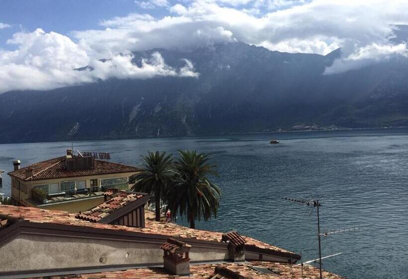 Superior room with lake view, Albergo Ristorante Montebaldo