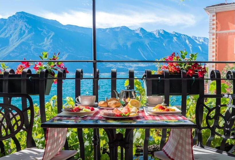 Номер Стандарт с Балконом, Albergo Ristorante Montebaldo