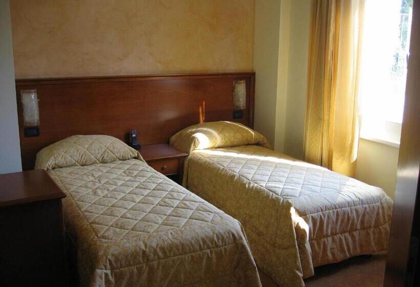 غرفة قياسية مطلة على الجبل, Albergo Ristorante Montebaldo