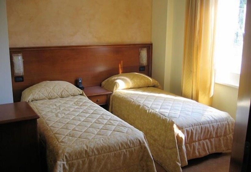 Номер Стандарт Вид на Горы, Albergo Ristorante Montebaldo