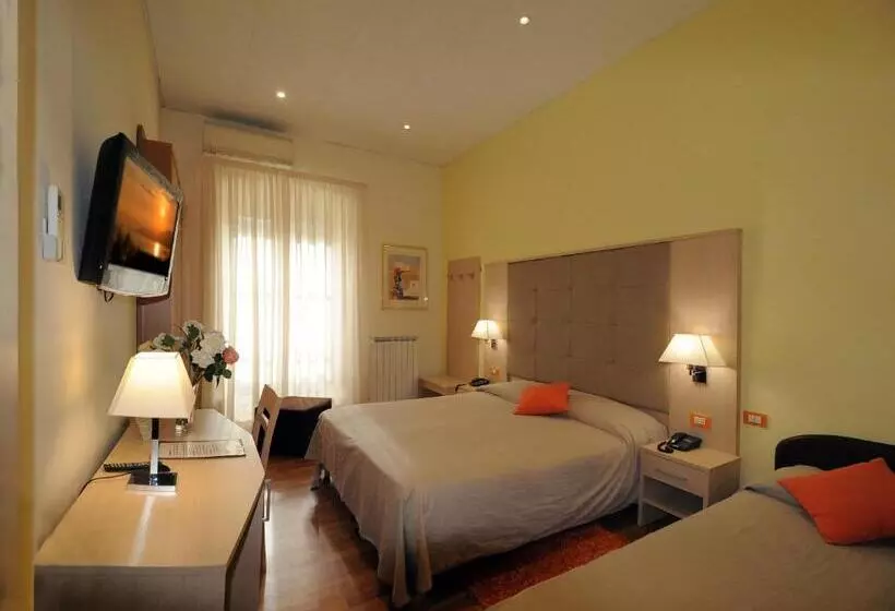 اتاق استاندارد سه نفره, Alexander & Spa