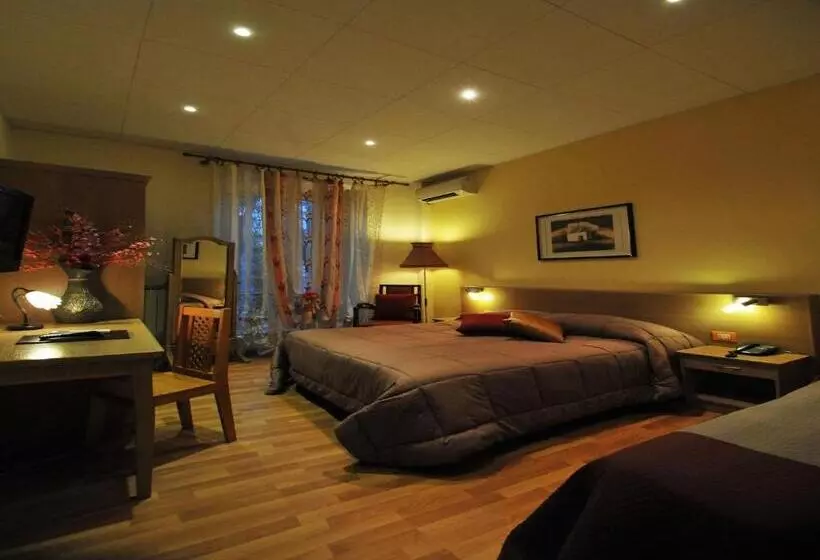 اتاق استاندارد سه نفره, Alexander & Spa