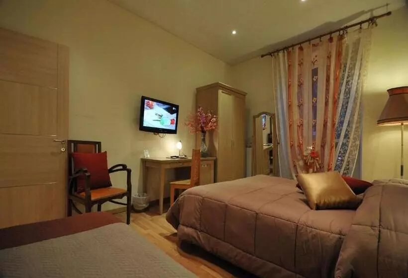 اتاق استاندارد سه نفره, Alexander & Spa