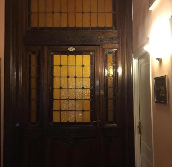 חדר בסיסי, Alexander & Spa