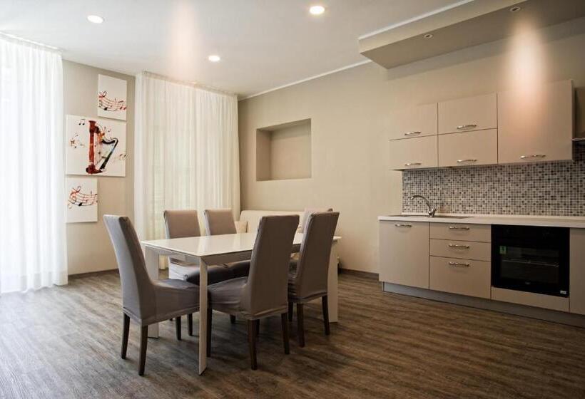 סוויטה עם מרפסת, Alexander & Spa