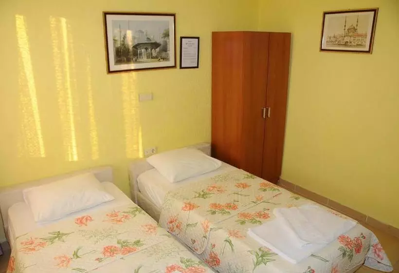 Standard Yhden Hengen Huone, Beyaz Kale
