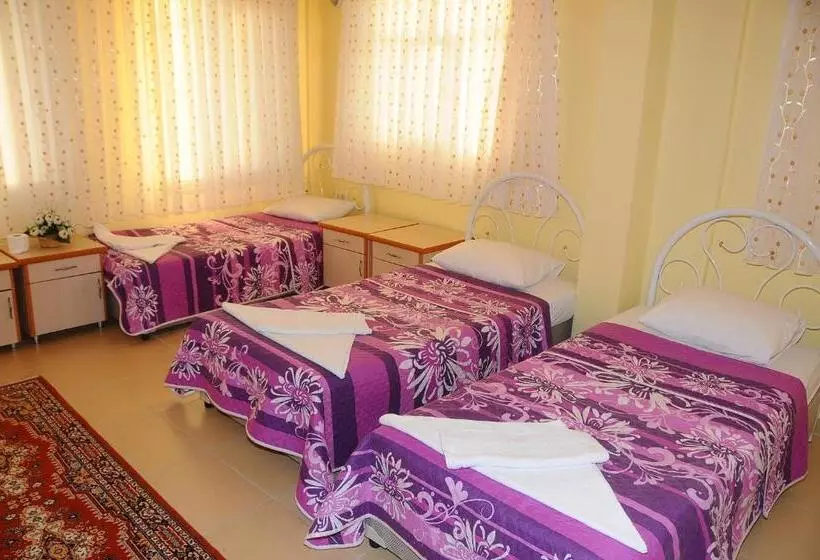 Standard Kolmen Hengen Huone, Beyaz Kale