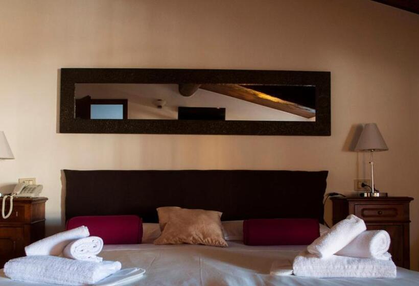 ファミリールーム, Corte Malaspina