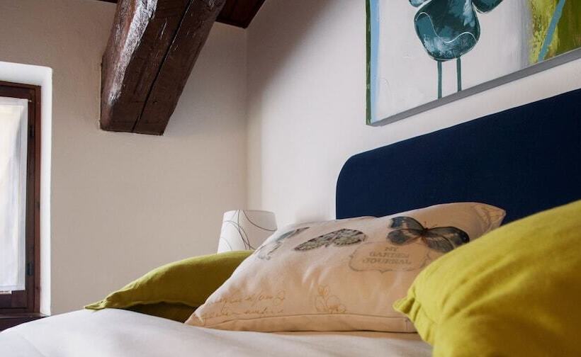 スタンダードトリプルルーム, Corte Malaspina