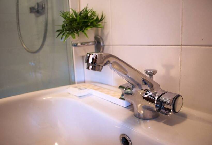 スタンダードトリプルルーム, Corte Malaspina