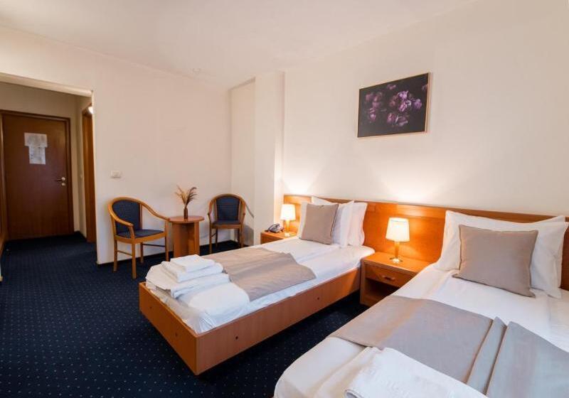 Номер Стандарт, Excelsior By Timhotels