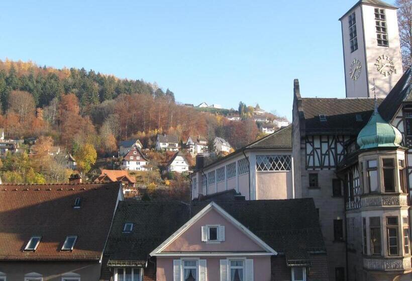 اتاق استاندارد سه نفره, Garni Central