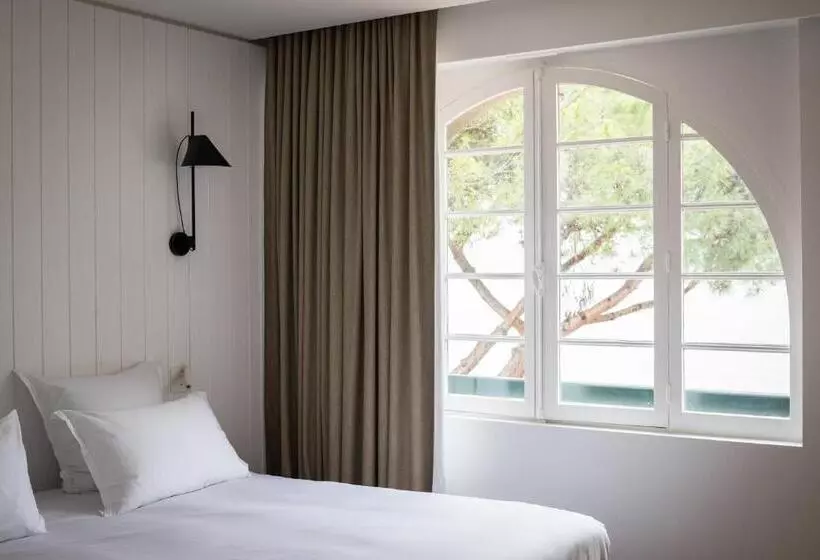 湖の見えるジュニアスイート, Hôtel Les Hortensias Du Lac