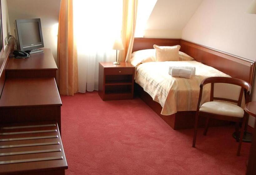 Habitación Estándar Individual, Komorni Hurka