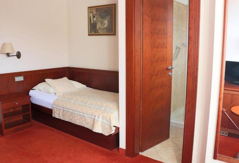 스탠다드 싱글 룸, Komorni Hurka