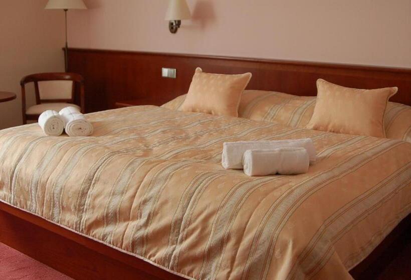 Habitación Estándar, Komorni Hurka
