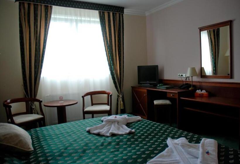 스탠다드 룸, Komorni Hurka