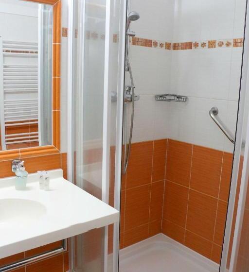 스탠다드 룸, Komorni Hurka