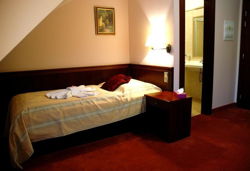 스탠다드 싱글 룸, Komorni Hurka