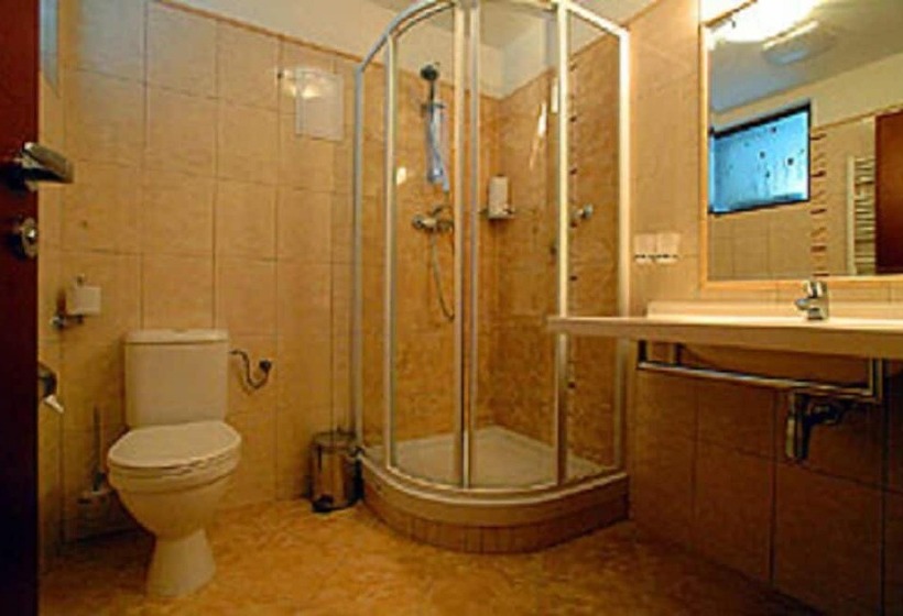 스탠다드 룸, Komorni Hurka