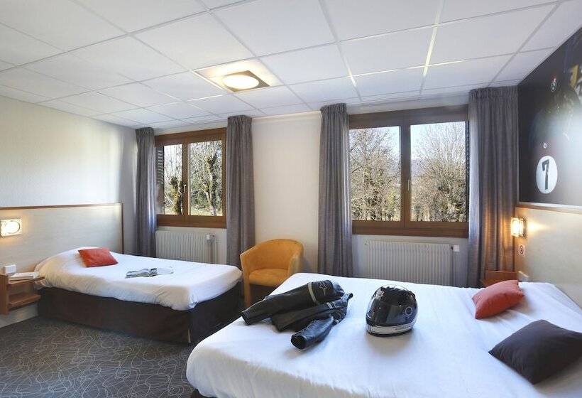 标准三人间, Le Relais Des Puys