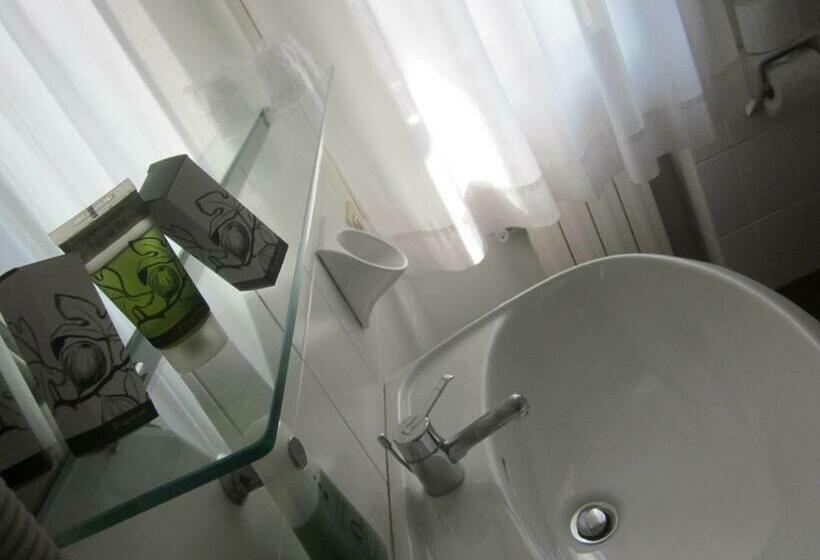 חדר סטנדרט, Marina