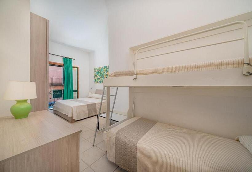 اتاق خانوادگی, Marinaro